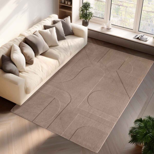 Moderner Kurzflor Teppich Beige mit geometrischem Muster im Wohnraum