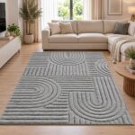 Moderner Teppich Silber ART 1121 mit geometrischem Linienmuster im Wohnzimmer