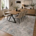Moderner Teppich in Grau Blau mit abstraktem Muster im Esszimmer
