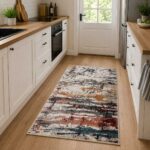 Moderner Teppich in Creme Grau Rost mit abstraktem Design in der Küche